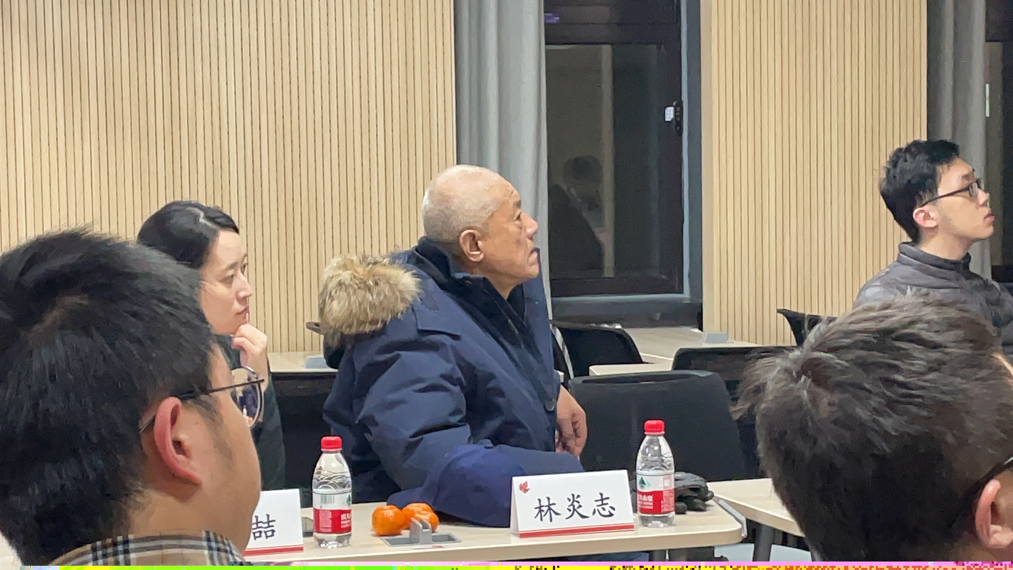 20211217-林炎志学长与“林枫计划”学员交流座谈-尹俊雲-林炎志学长听取“林枫计划”培养概况汇报.jpg